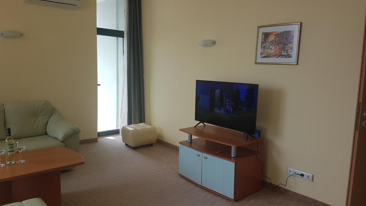 Apartment Golden Sands, Sea View, Beach Front, Private Property Kültér fotó