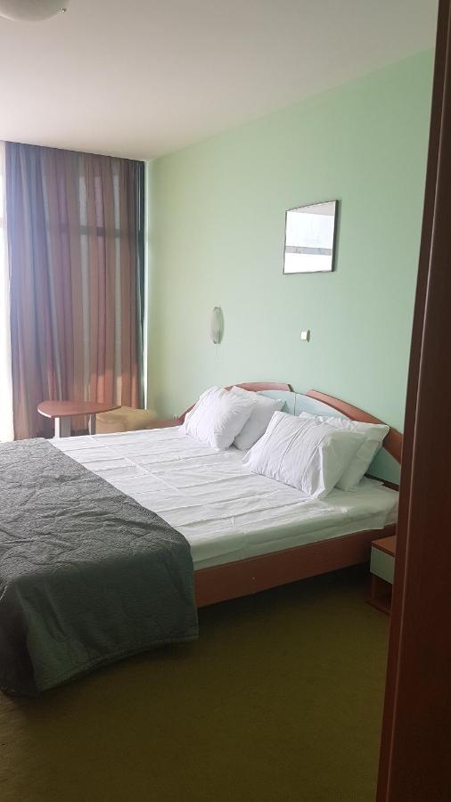 Apartment Golden Sands, Sea View, Beach Front, Private Property Kültér fotó